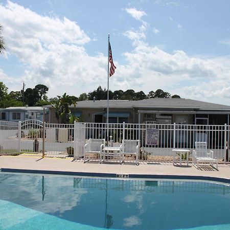 Carters Motel And Mobile Home Village เอดจ์วอเตอร์ ภายนอก รูปภาพ