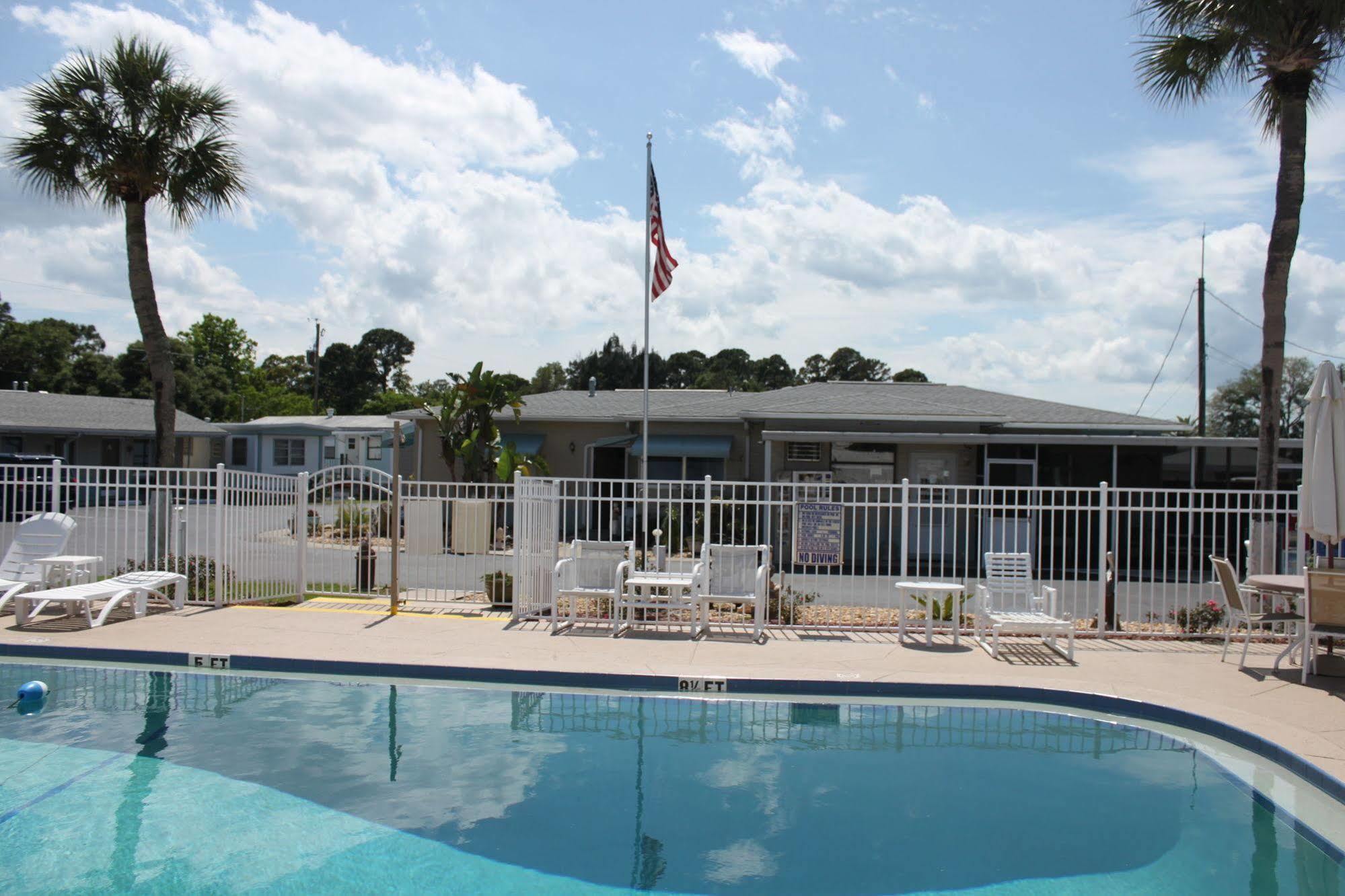 Carters Motel And Mobile Home Village เอดจ์วอเตอร์ ภายนอก รูปภาพ