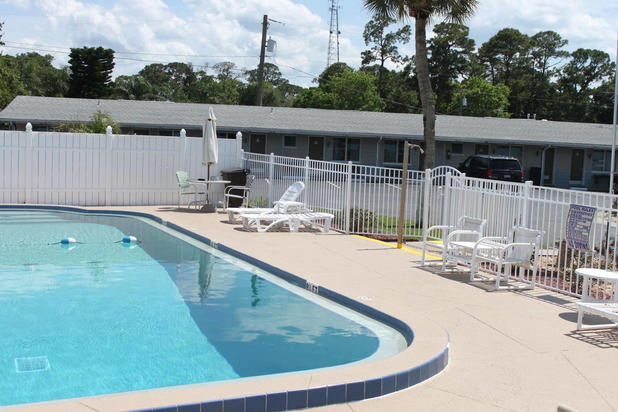 Carters Motel And Mobile Home Village เอดจ์วอเตอร์ ภายนอก รูปภาพ