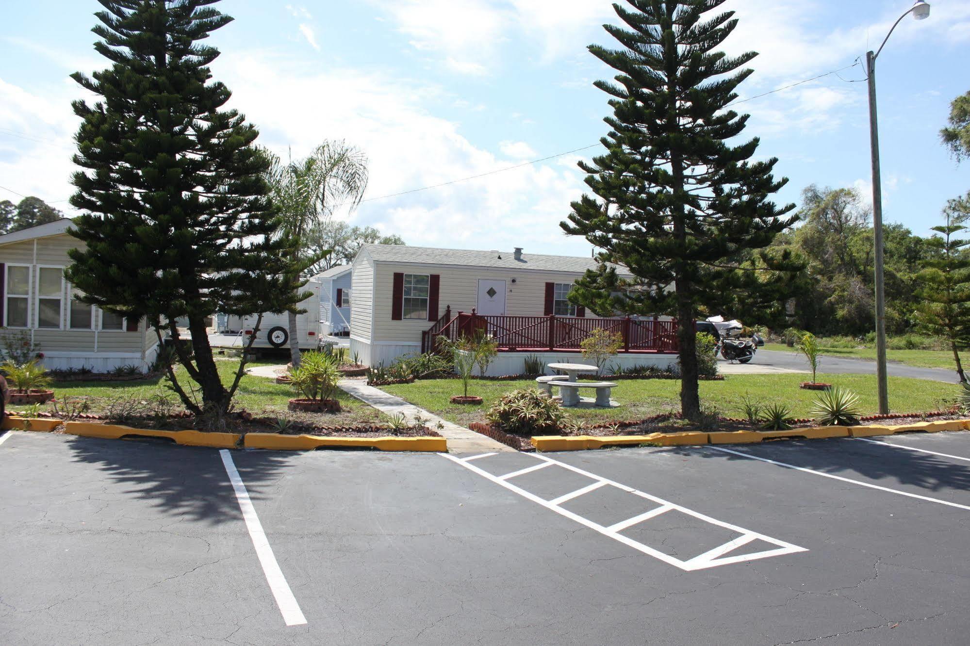 Carters Motel And Mobile Home Village เอดจ์วอเตอร์ ภายนอก รูปภาพ